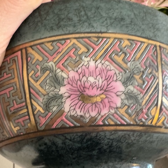 Chinese Porcelain salat bowl Lotus Flowers Geometric Green Rose Rim
Center PO - Picture 6 of 10